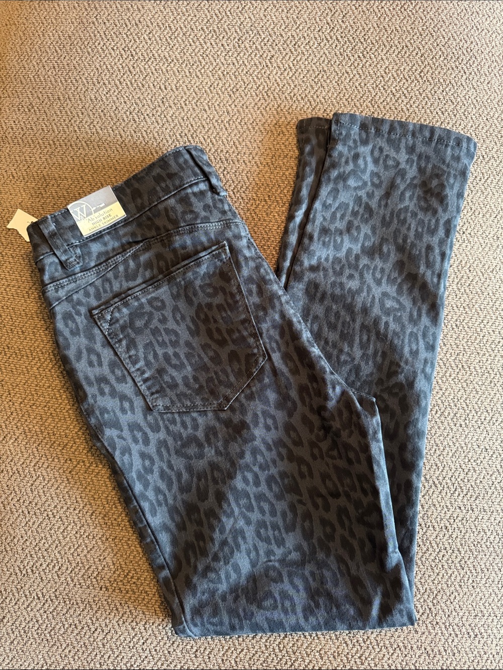 NWT Women's Black Leopard Print Skinny Jeans